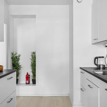 Happy House Apartment *